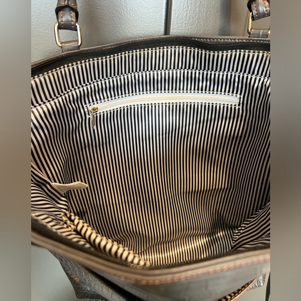Genuine Leather hand Bag - Picture 6 of 11